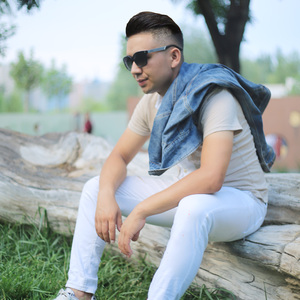 国模艾小青自慰高潮
